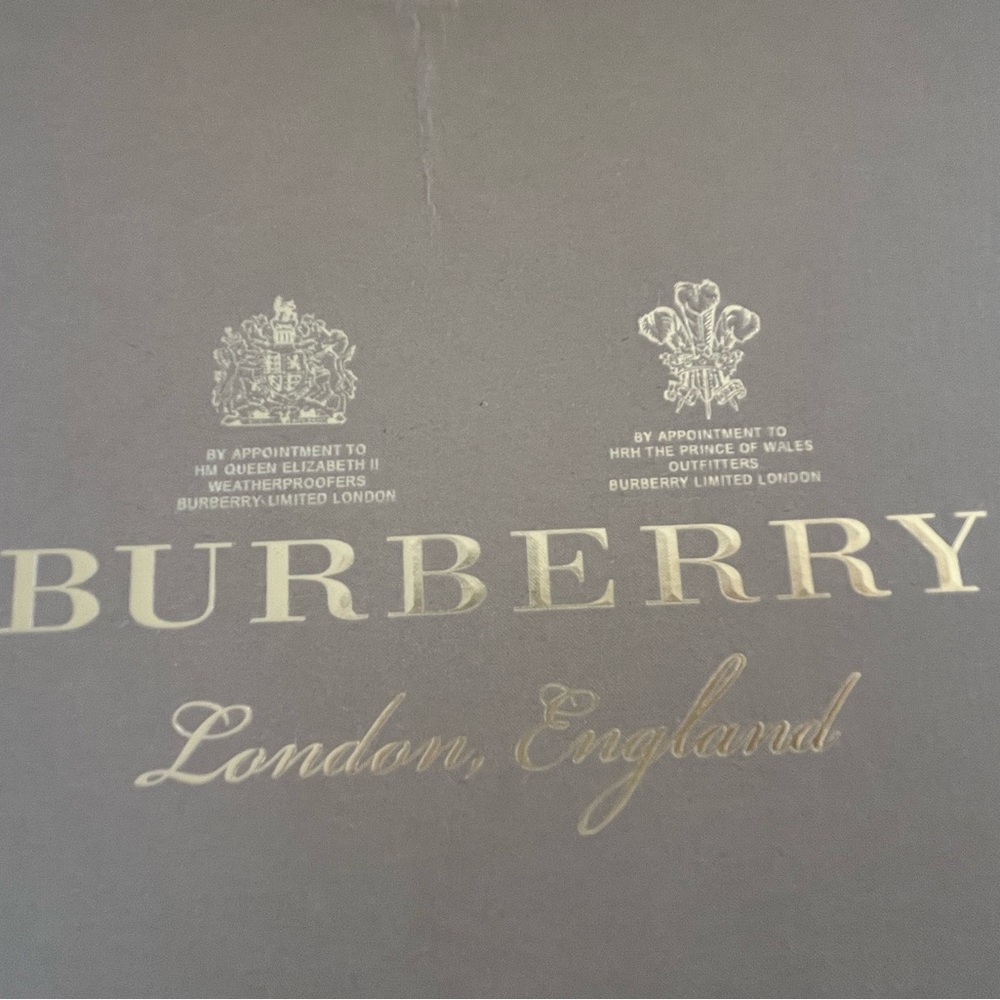Burberry 100% Cashmere Giant Check Scarf Red, Black & White w/ Box - Worn Once - Picture 12 of 13